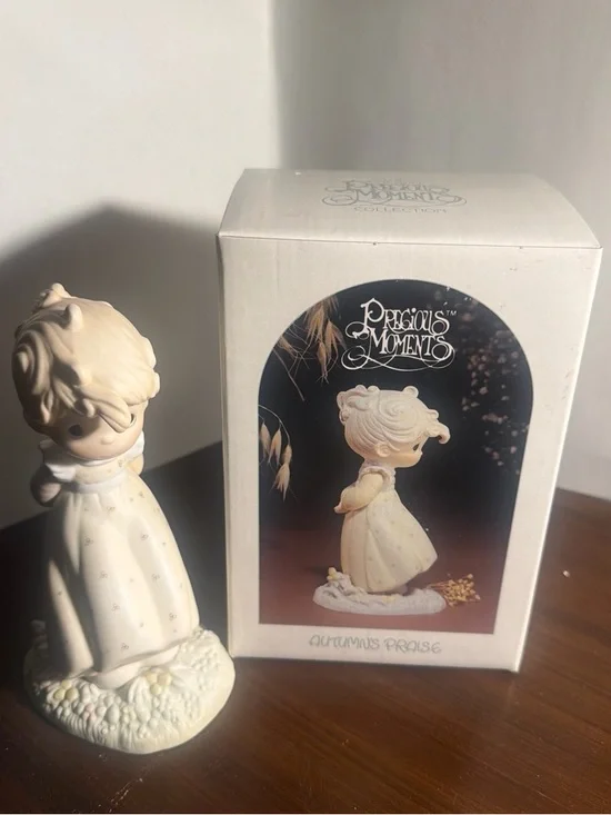 Precious Moments Figurine Autumn’s Praise