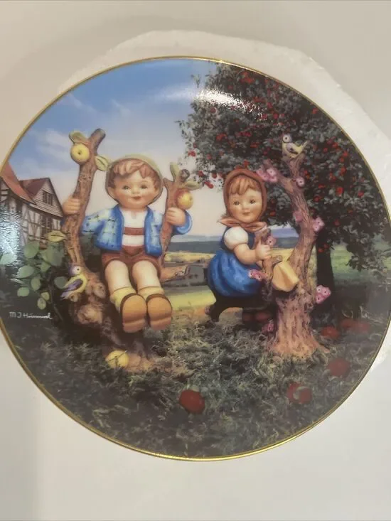 MJ Hummel Apple Tree Boy & Girl The MI Hummel Plate Collection Little Companions