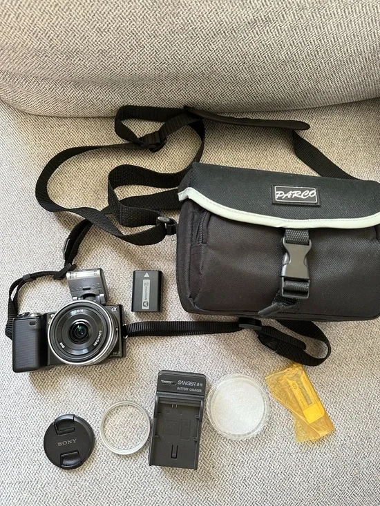 New Sony NEX-5 16MP APS-C Mirrorless E Mount Digital Camera COMBO Alpha 16mm 2.8