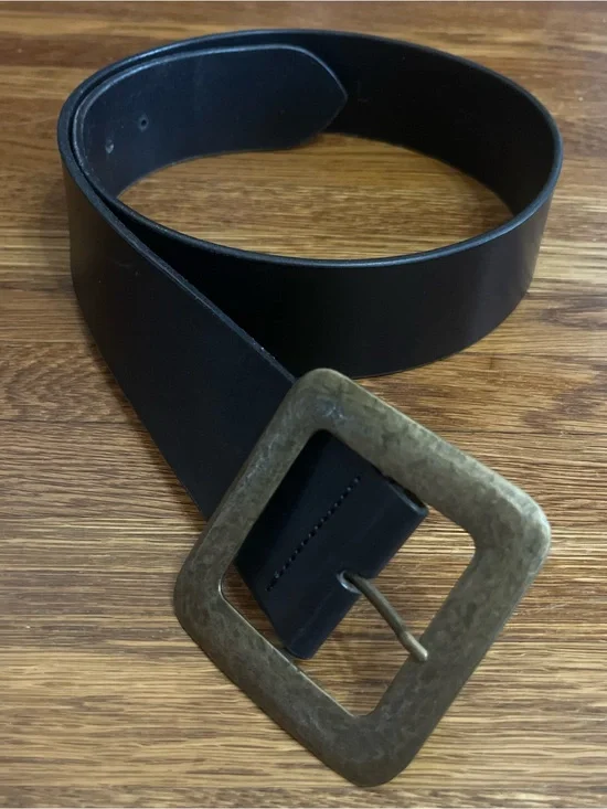 Harold’s Italy leather belt 29” - 34” black brass square buckle classic heritage