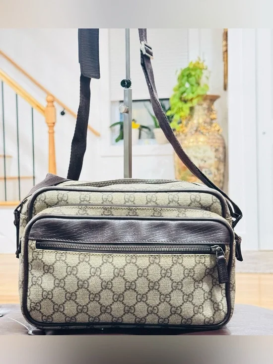 Gucci GG Supreme Monogram Canvas Brown Leather Messenger Crossbody Bag