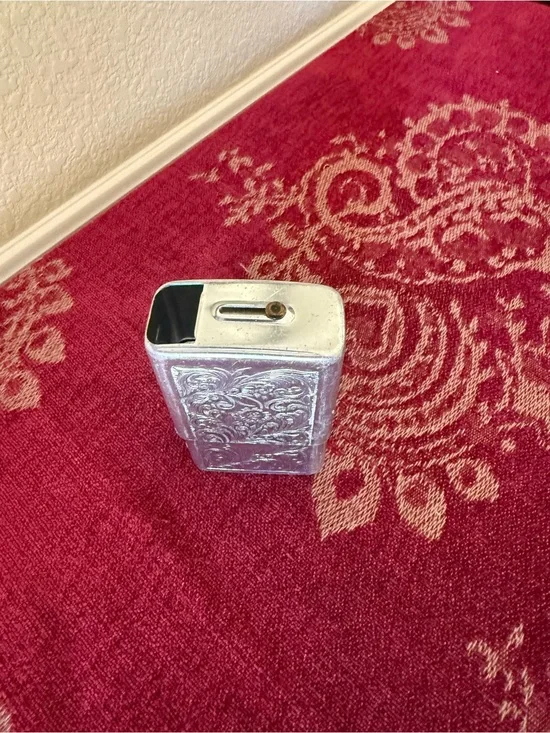 Silver Decorative Metal cigarette case - Elegant Floral Design vintage