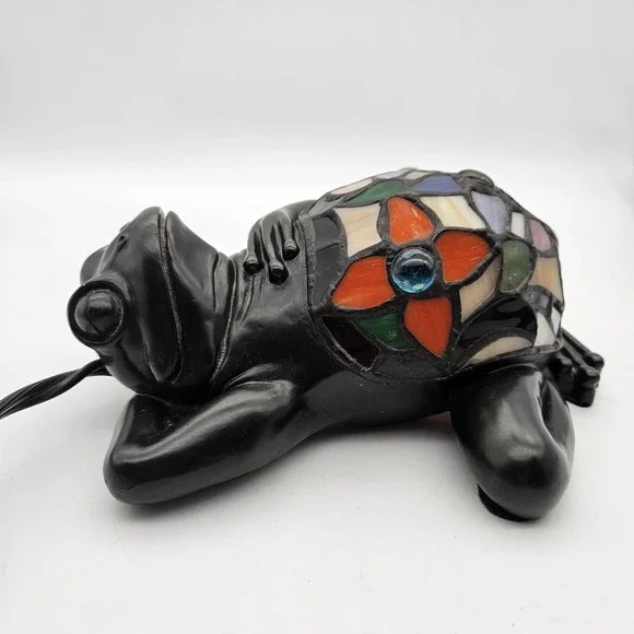 Quoizel Collectibles Stained Glass Frog Lamp Relaxing On Back 8