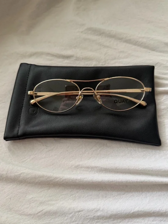 Quay Australia “Gone Viral” Glasses No RX