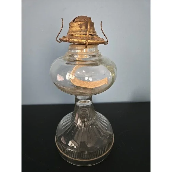 Risdon‎ P & A Mfg. Co. Danbury Conn Eagle Oil Kerosene Lamp Glass base