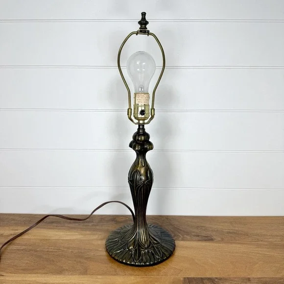 VTG Art Deco Fleur‎ de Lis Table Lamp Cast Metal Bronzed Patina Electric 19.5