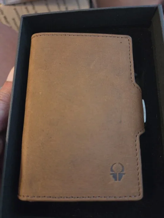 DONBOLSO Leather Wallet Pop Up Card Slot New In Box Christmas Gift