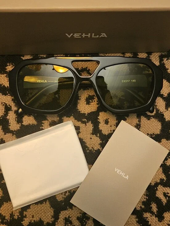 VEHLA Black Sunglasses with Green Lenses