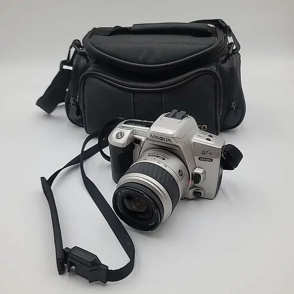 Minolta Maxxum QT Si 35mm Film + 35-80mm AF Zoom Lens‎ (UNTESTED)