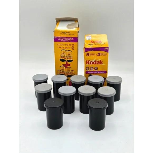 11 Kodak Gold‎ 200 & Bright Sun & Flash 35mm Film  - Expired (9-24, 2-36 exp)