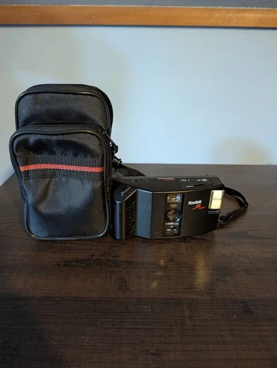 Kodak S Series S300MD 35mm Film Camera and camera bag