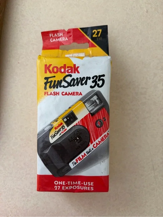Kodak FunSaver 35 Flash Camera 27 Exposure Exp. 4/2004 - Sealed