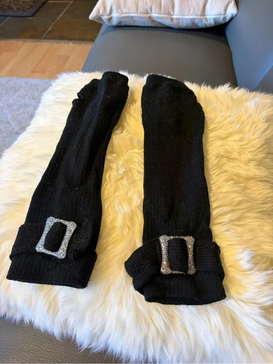 Black Knit Fingerless Gloves with Decorative Buckle