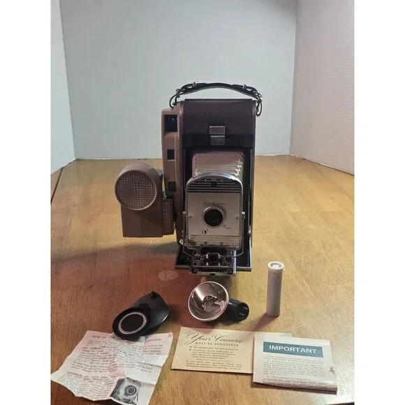 Vintage Polaroid 800 Land Camera Set - Wink Light, 4-S Filter, Working, Mint