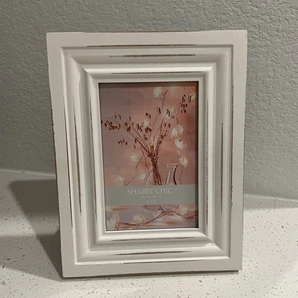 Like New Shabby Chic White Distressed Wood Picture Frame