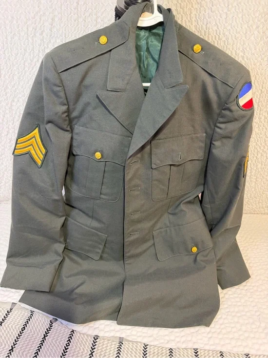 Men's Olive Green Military-Style Dress Jacket