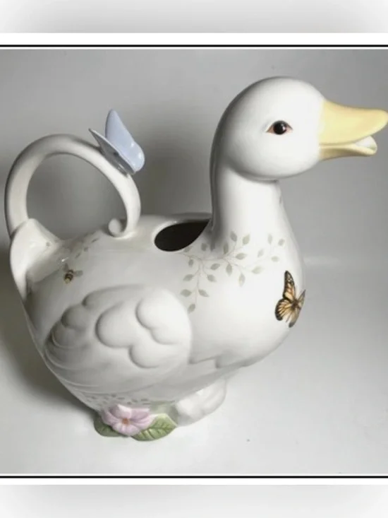 Lenox Butterfly Meadow Duck Pitcher