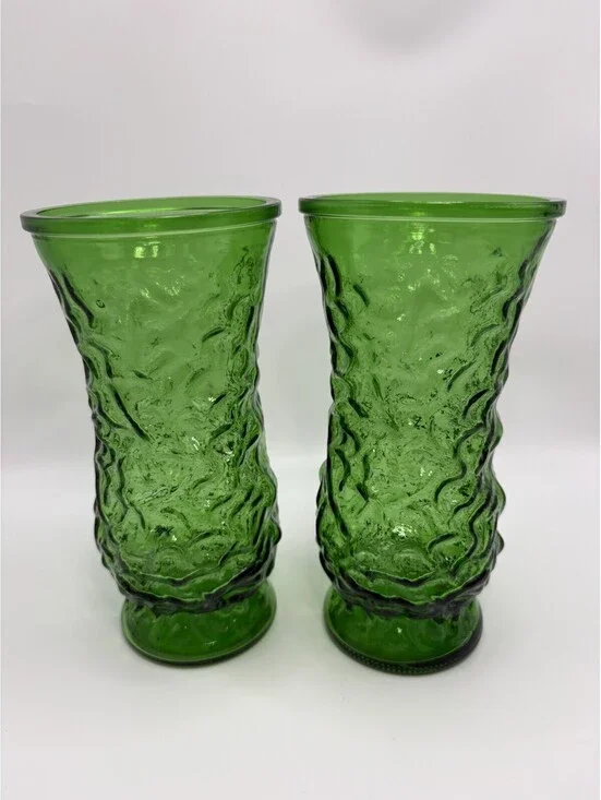 Pair Of 2 Vintage Hoosier Glass Vase - Emerald Green Crinkle Pattern 8.5”