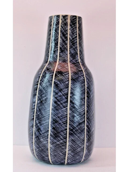 Stunning Blue & White Handmade/painted 10