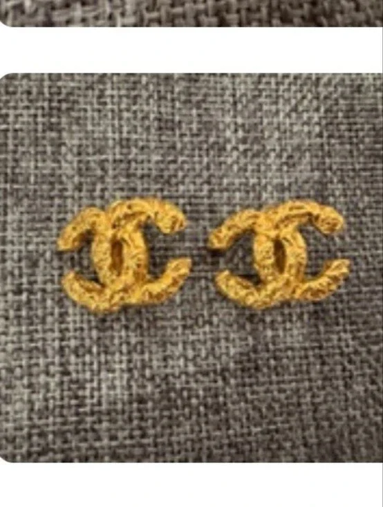 CHANEL Gold Interlocking CC Hair Clips