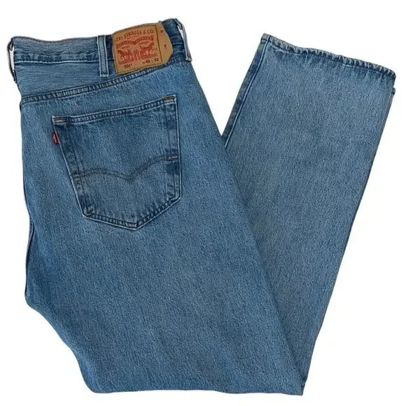 Levi’s 501 men’s 42x32 button fly blue jeans. Straight‎ fit. Excellent condition