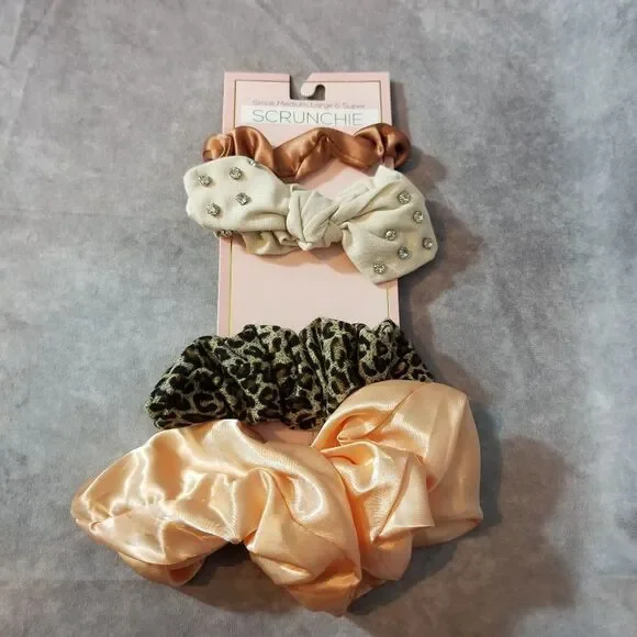 4 Pack of Hair Scrunchies‎
