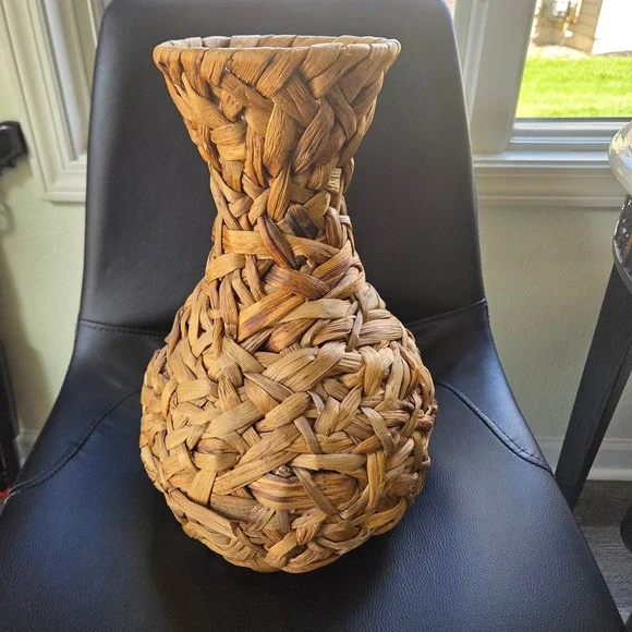 Handwoven Water Hyacinth Vase Wicker Seagrass Boho Floor Accent Decor 14.5