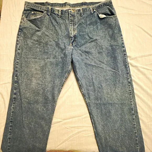 Wrangler Authentic Jeans Men's Blue Denim Relaxed Fit Medium Wash style 46X30
