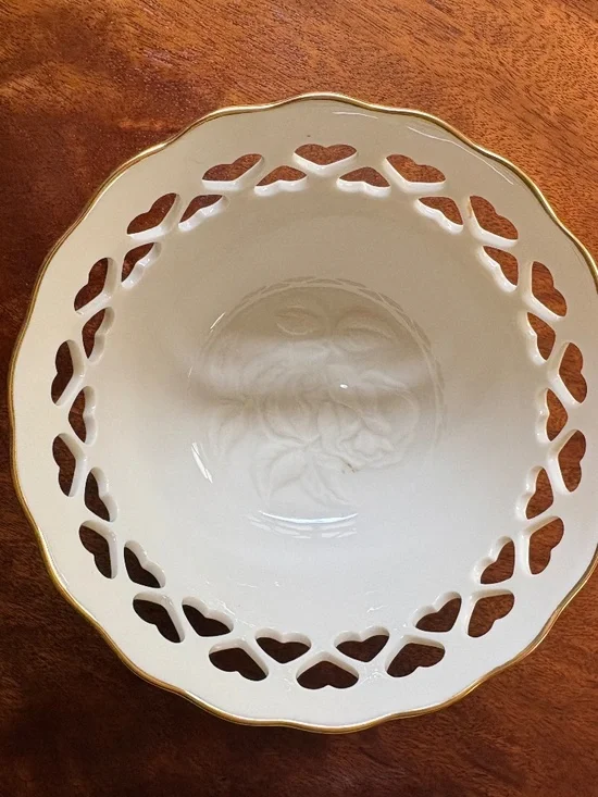 Lenox Heart Candy Dish Gold Trim 5 ½ inches round