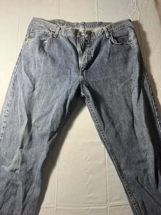 Wrangler Men's Blue Denim Jeans Size 38x32 Relaxed Fit Straight Leg