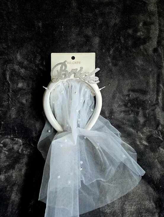 New Bride Veil Headband with Pearl-Embellished white Tulle