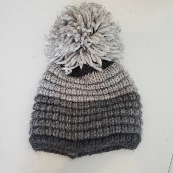Nardi & Tagliaferri‎ Beanie Poof Pompom Ombre Gray Acrylic Wool Alpaca toques
