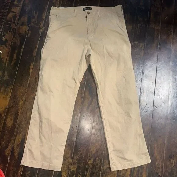 American Eagle relaxed straight 36x30 tan slacks
