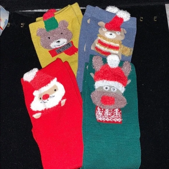 Set o/ 4 Pairs of Seasonal/Holliday Socks!