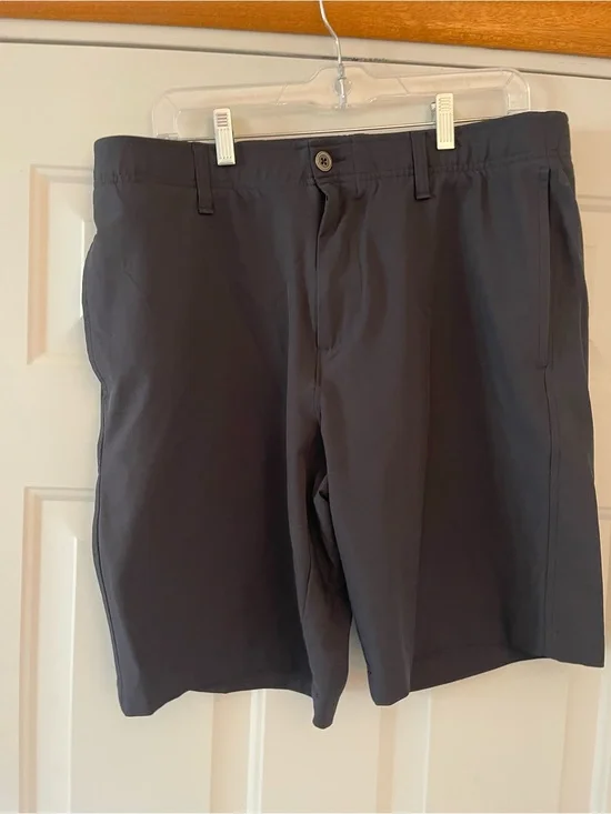 Under Armour Men's Shorts Golf Short  Black Size 36
