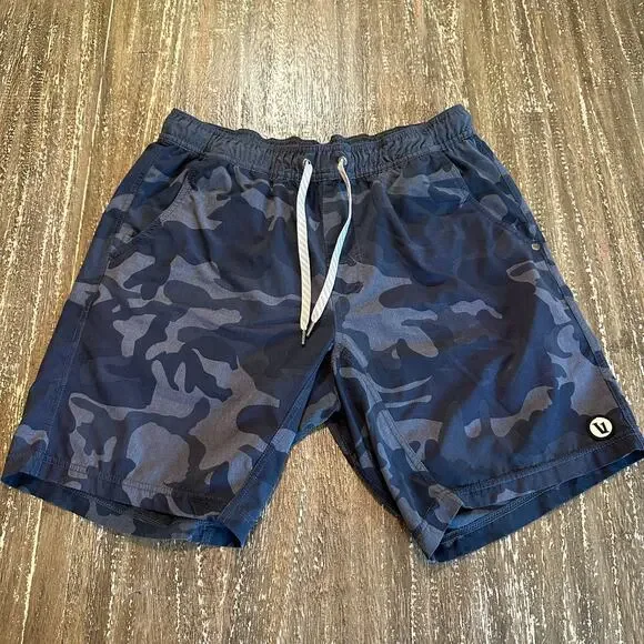 Vuori Kore Lined Performance Workout 8” Shorts Gray Black Camo AOP Men’s Size M