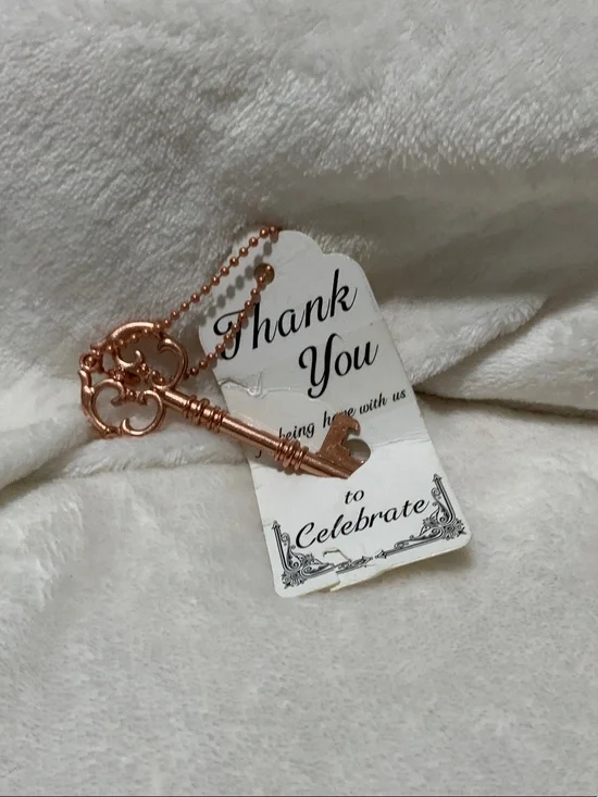 Vintage-Style Rose Gold Key Favor with 'Thank You' Tag