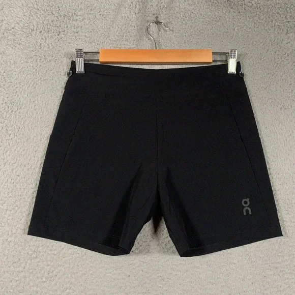 On Running Hybrid Shorts Mens Medium Black Athletic Training Performance Gym 6