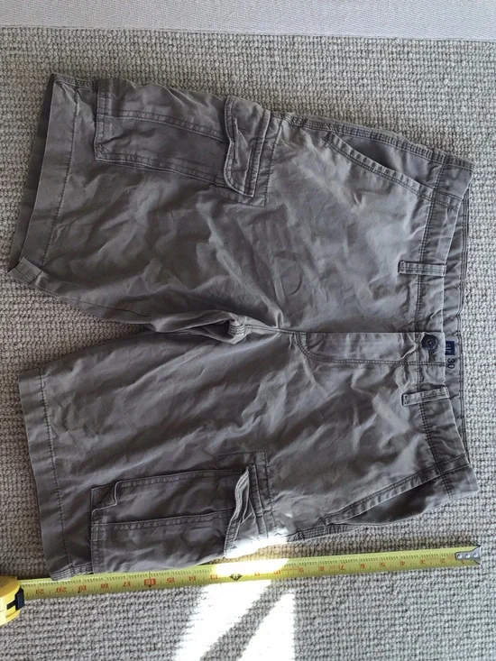 GAP Men's Khaki Cargo Shorts
