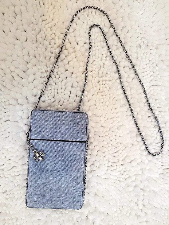 Chain Strap Quilted Crossbody Bag in Light Blue