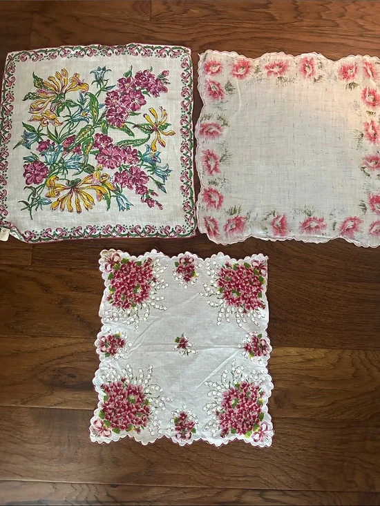 Vintage handkerchiefs Set with Pink Accents