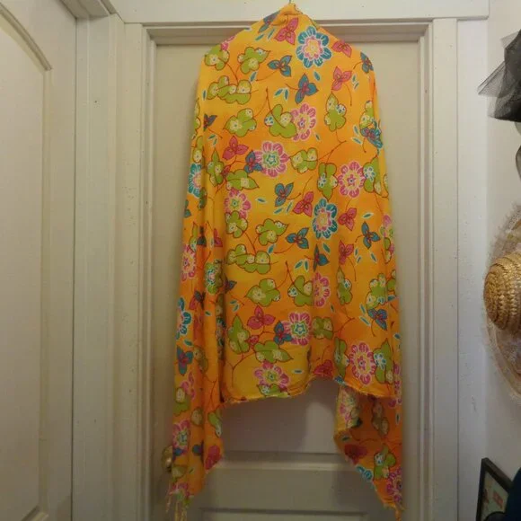 VINTAGE BOHO FESTIVAL 1960S STYLED BIG SHAWL OR TABLE COVERING