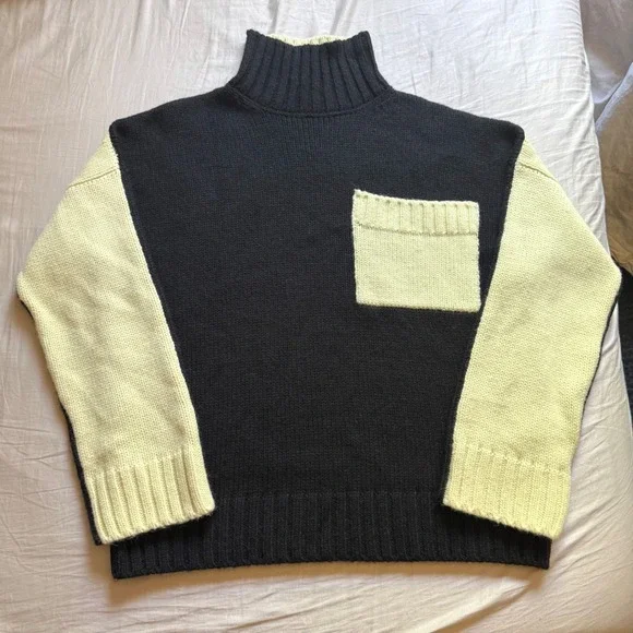 J.W. ANDERSON navy cream colorblock turtleneck long sleeve pullover sweater