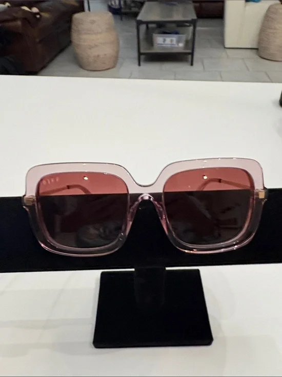 DIFF Eyewear Sandra Sunglasses - Light Pink Crystal / Dusk Gradient (Oversized)