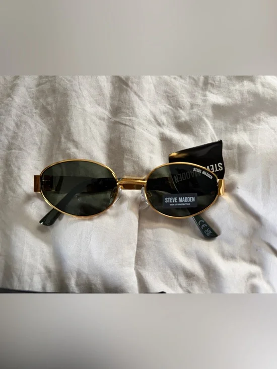 Steve Madden Gold Frame Dark Green Lens Sunglasses - Women