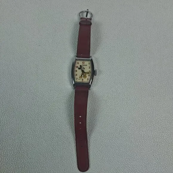 Vintage 1940s Ingersoll US Time MICKEY MOUSE WATCH 8842 Walt Disney Working