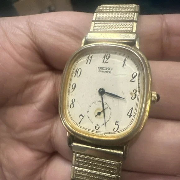 Working Vintage Seiko 2628-5029 Men's Watch Quartz Gold Tone 28.5mm Rare Runs