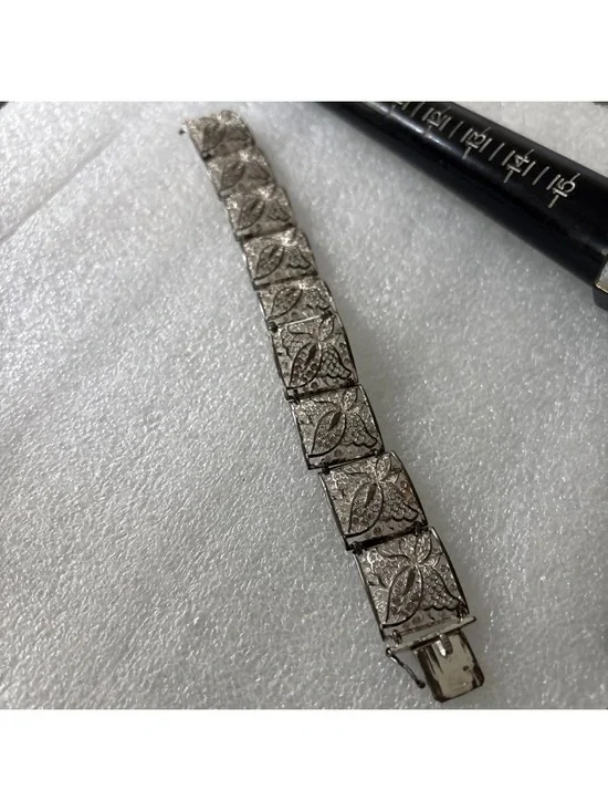 Vintage-Style Silver Tone Filigree Link Bracelet - Women's Accessories
