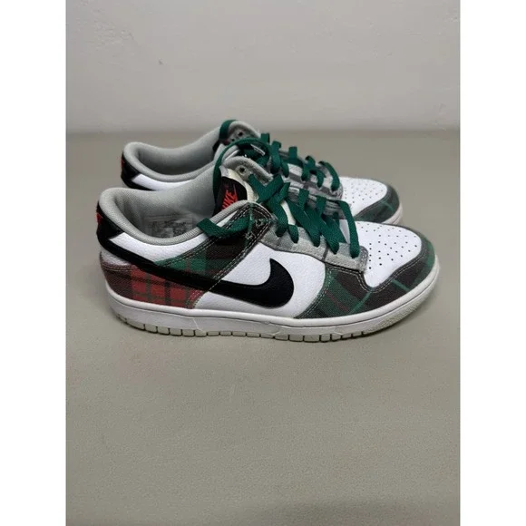 Nike Dunk Low SE Premium Tartan Plaid Christmas DV0827-100 Youth Size 6
