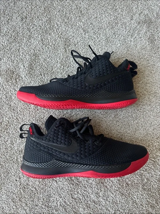 Nike LeBron Witness 3 “Bred” Basketball Shoe